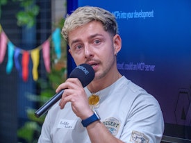 Robbie hosting GlasgowJS