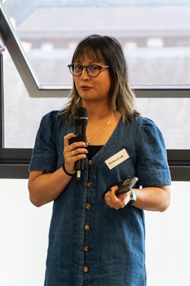 Amandine hosting EdinburghJS